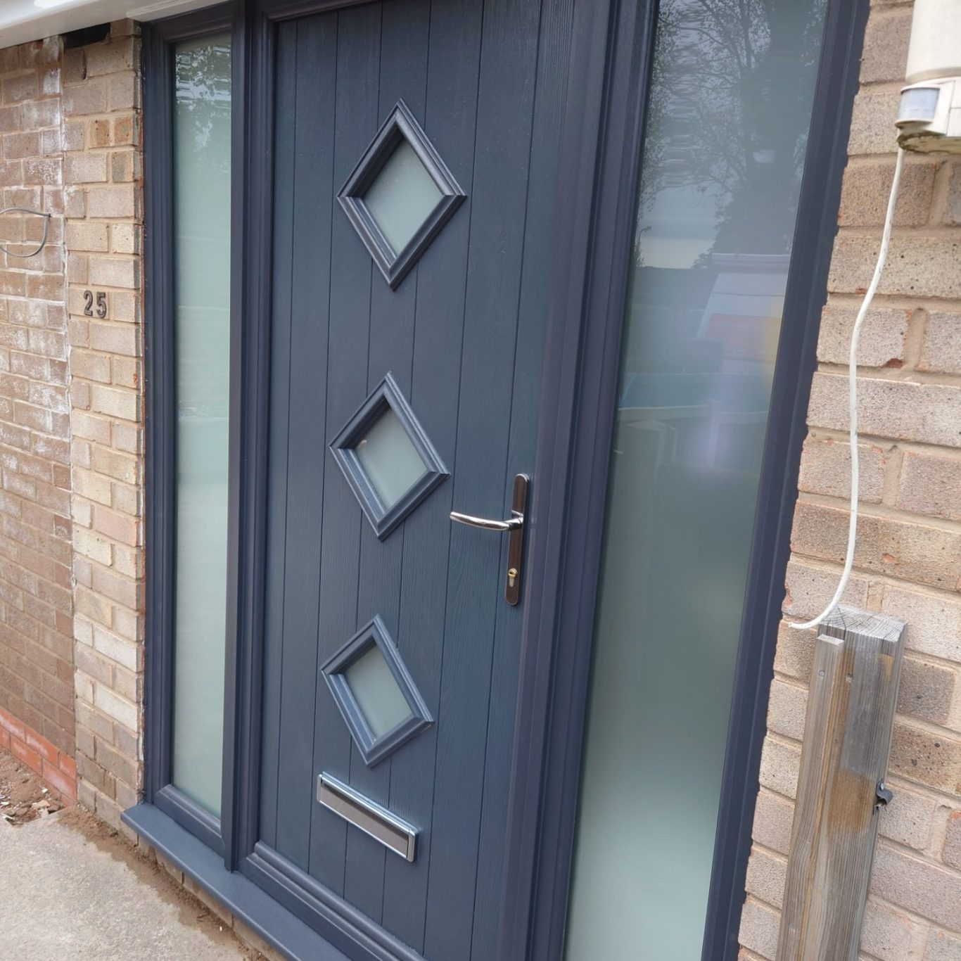 R Davies Glazing Services offer professional double and single glazing services in Tywyn Gwynedd with 30+ years in the trade